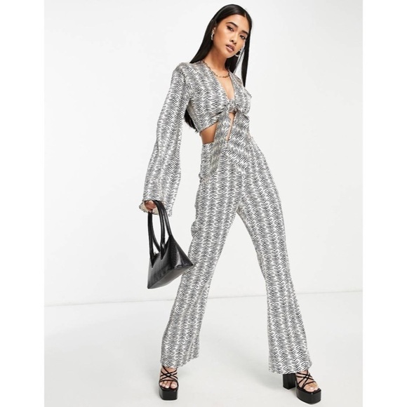 4th & Reckless Zebra Print Mason Tie Front Top Beach Flare Pants Set NWT Size XS - Picture 1 of 11